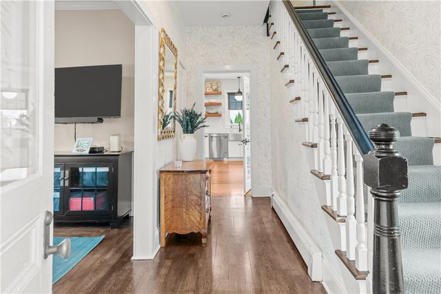 75 Roseneath Avenue, Newport, RI 02840