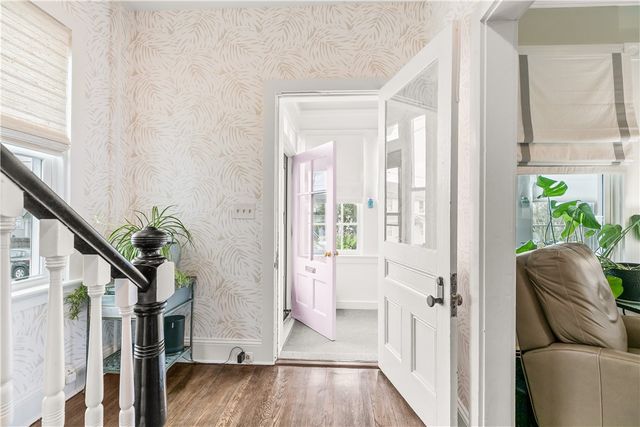 75 Roseneath Avenue, Newport, RI 02840