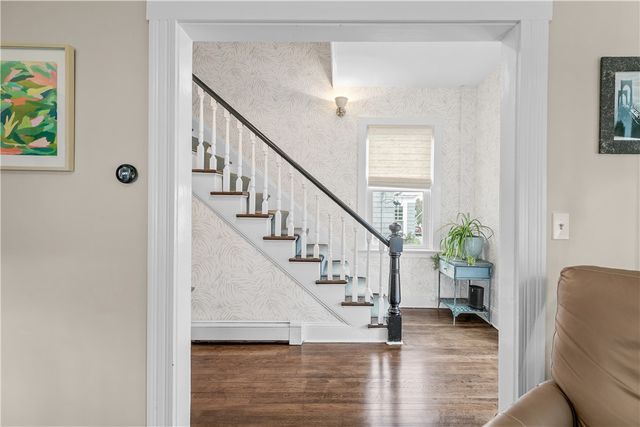 75 Roseneath Avenue, Newport, RI 02840