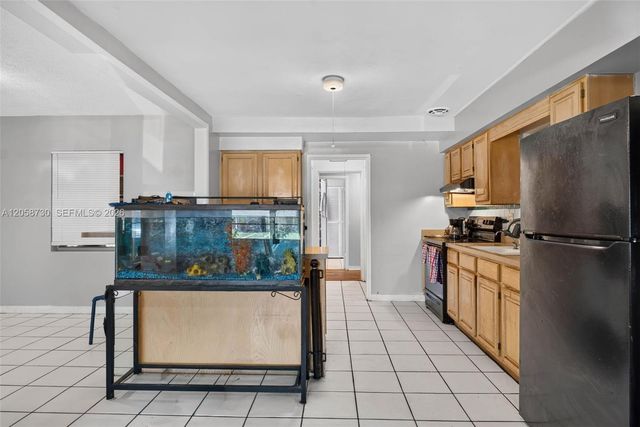 215 Palm Avenue, Other City - In The State Of Florida, FL 33823