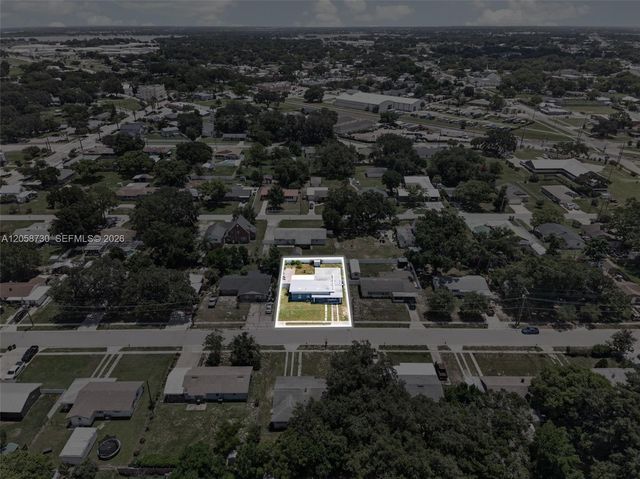215 Palm Avenue, Other City - In The State Of Florida, FL 33823