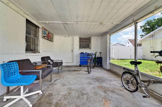 215 Palm Avenue, Other City - In The State Of Florida, FL 33823