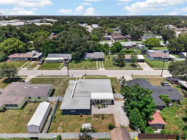 215 Palm Avenue, Other City - In The State Of Florida, FL 33823