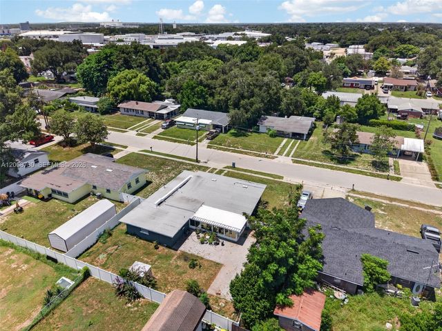 215 Palm Avenue, Other City - In The State Of Florida, FL 33823