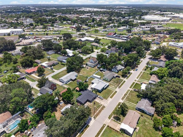 215 Palm Avenue, Other City - In The State Of Florida, FL 33823