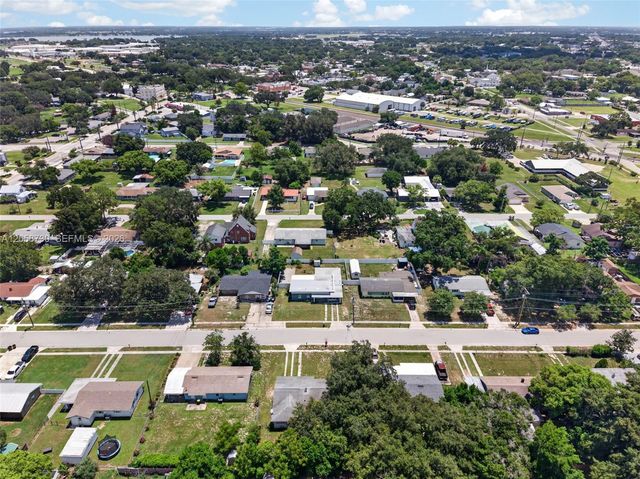 215 Palm Avenue, Other City - In The State Of Florida, FL 33823