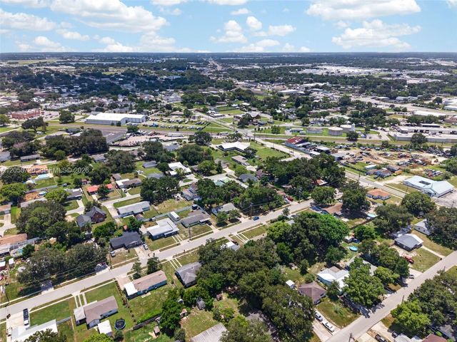215 Palm Avenue, Other City - In The State Of Florida, FL 33823