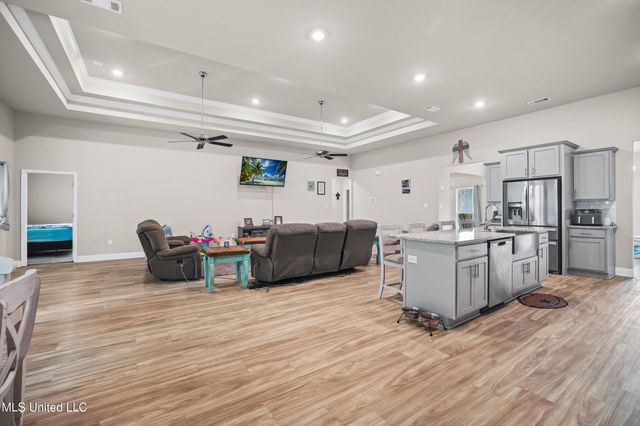 12281 Savannah Circle, Ocean Springs, MS 39564