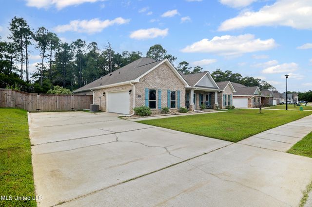 12281 Savannah Circle, Ocean Springs, MS 39564