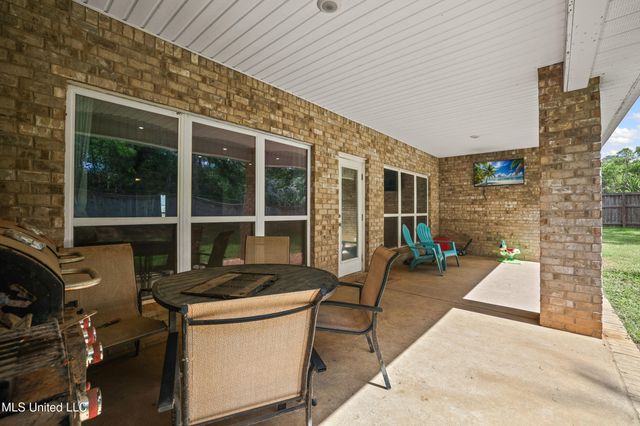 12281 Savannah Circle, Ocean Springs, MS 39564