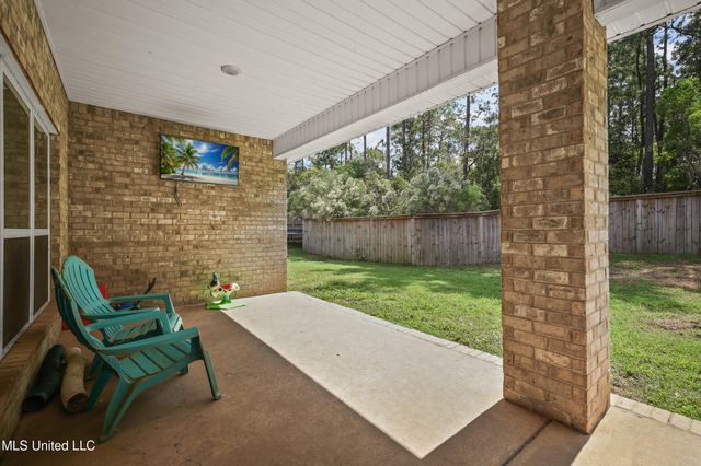 12281 Savannah Circle, Ocean Springs, MS 39564