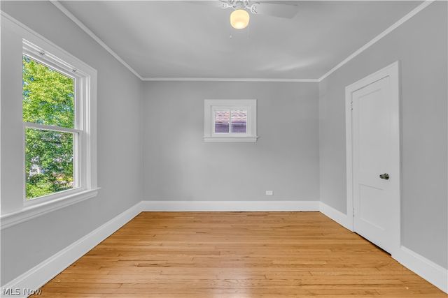 921 Helmsdale Road, Cleveland Heights, OH 44112