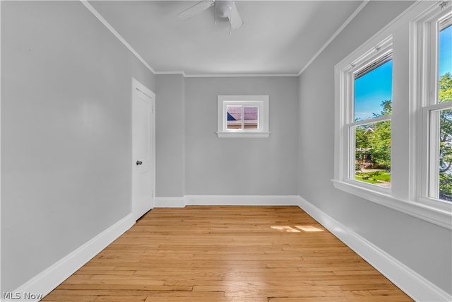921 Helmsdale Road, Cleveland Heights, OH 44112