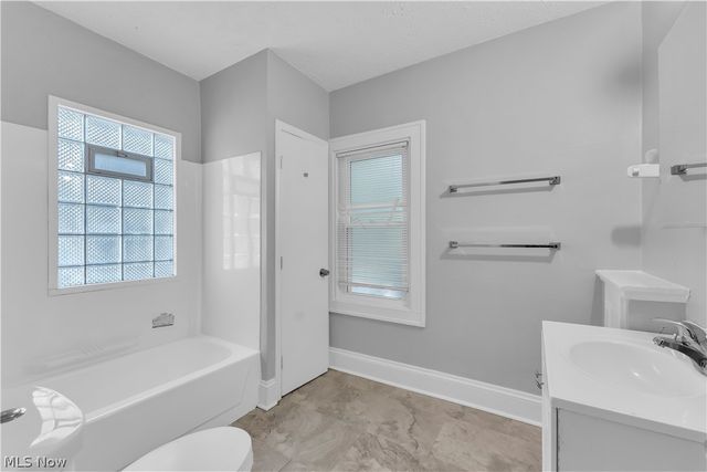 921 Helmsdale Road, Cleveland Heights, OH 44112