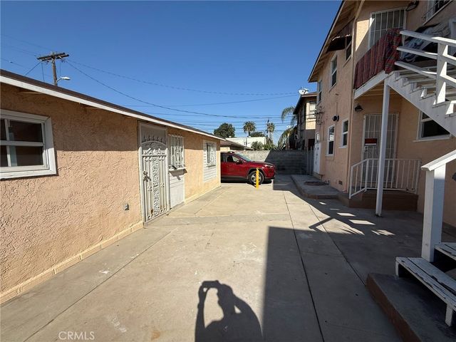 6115 S Harvard Boulevard, Los Angeles, CA 90047