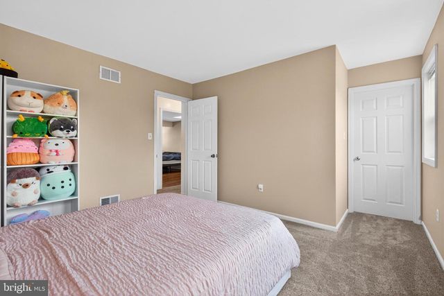 116 WINDING HILL DR, Lancaster, PA 17601