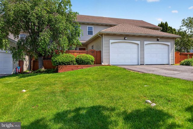 116 WINDING HILL DR, Lancaster, PA 17601