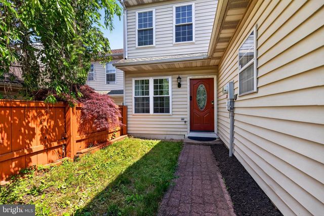 116 WINDING HILL DR, Lancaster, PA 17601