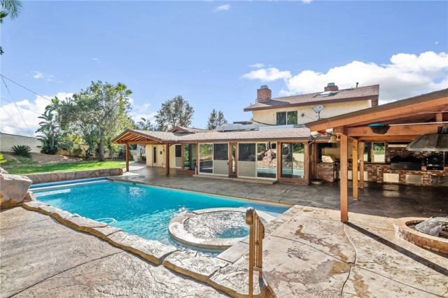 5334 Agate Street, Jurupa Valley, CA 92509