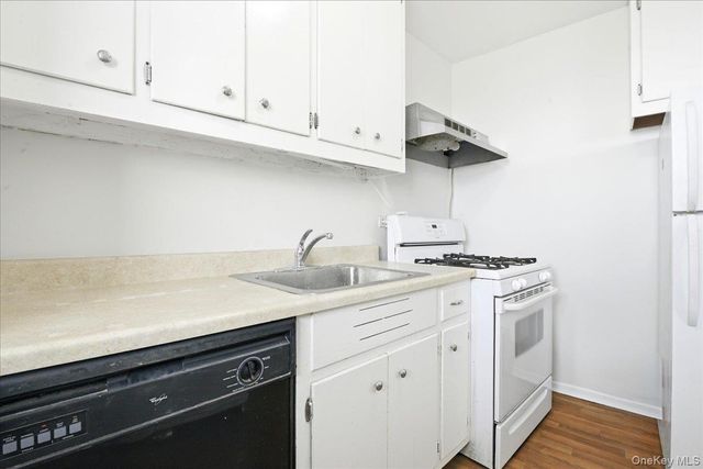 90-50 Union Turnpike 11L, Glendale, NY 11385