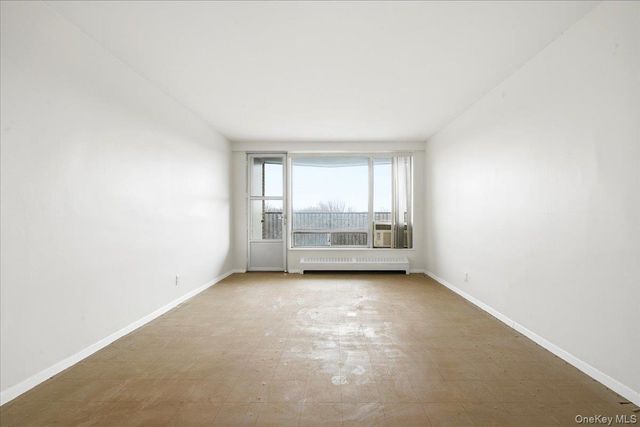 90-50 Union Turnpike 11L, Glendale, NY 11385