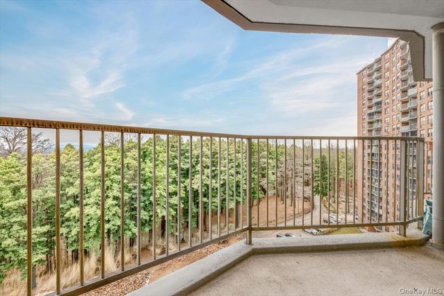 90-50 Union Turnpike 11L, Glendale, NY 11385