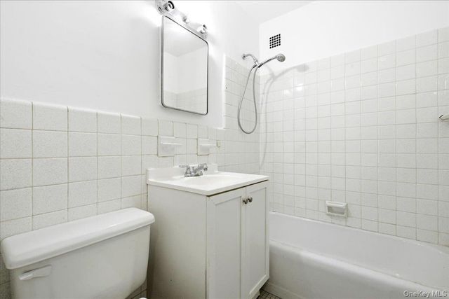 90-50 Union Turnpike 11L, Glendale, NY 11385