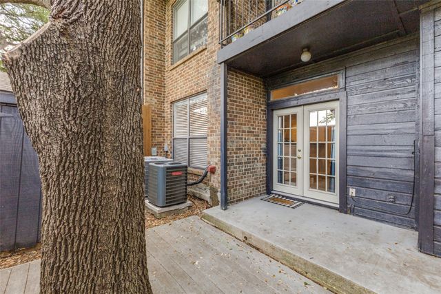 7525 Holly Hill Drive 3, Dallas, TX 75231