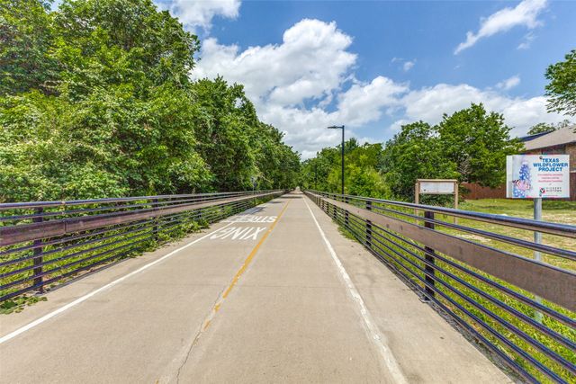 7525 Holly Hill Drive 3, Dallas, TX 75231