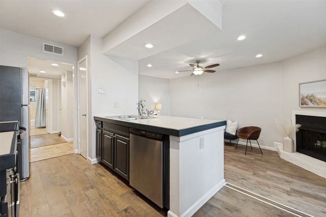 7525 Holly Hill Drive 3, Dallas, TX 75231