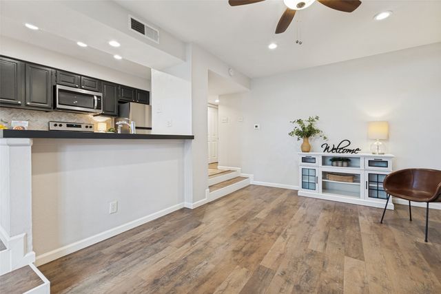 7525 Holly Hill Drive 3, Dallas, TX 75231