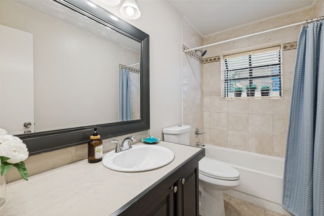 7525 Holly Hill Drive 3, Dallas, TX 75231