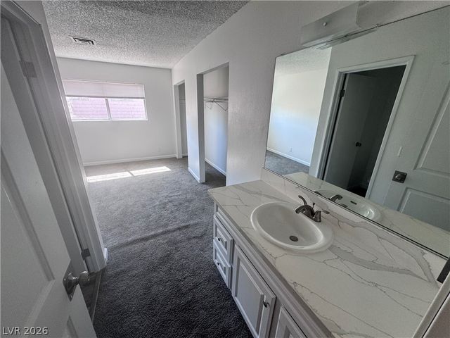 5245 Golden Lane B, Las Vegas, NV 89119
