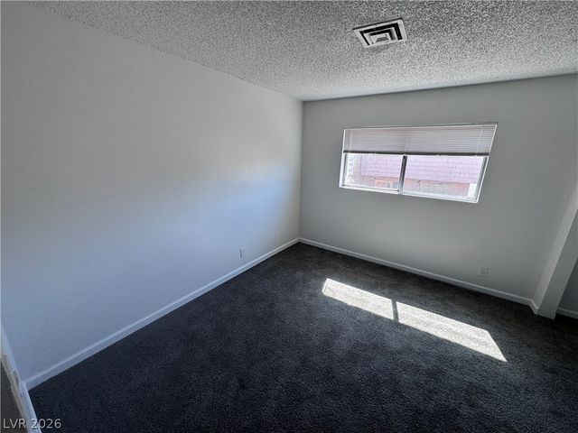 5245 Golden Lane B, Las Vegas, NV 89119