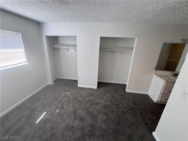 5245 Golden Lane B, Las Vegas, NV 89119
