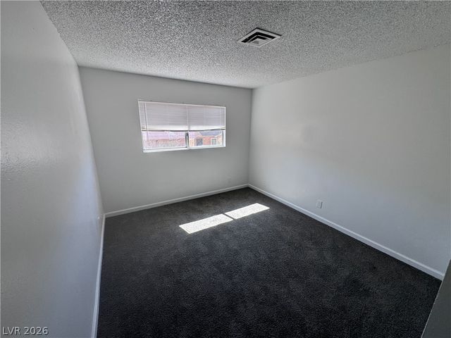 5245 Golden Lane B, Las Vegas, NV 89119