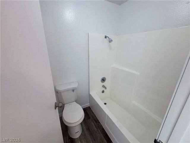 5245 Golden Lane B, Las Vegas, NV 89119
