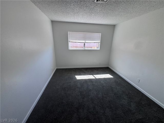 5245 Golden Lane B, Las Vegas, NV 89119
