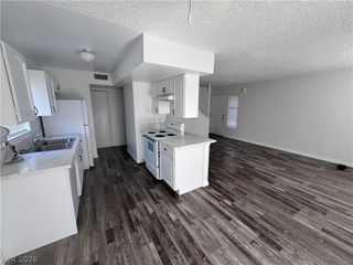 5245 Golden Lane B, Las Vegas, NV 89119