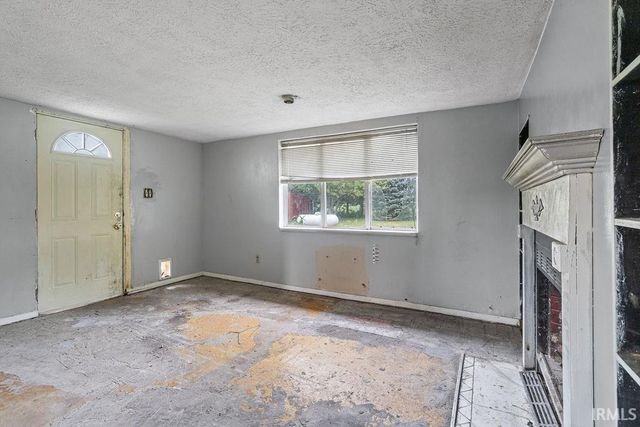 14036 20A Road, Argos, IN 46501