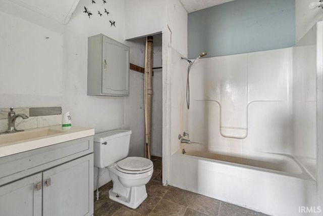 14036 20A Road, Argos, IN 46501