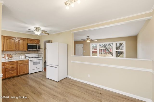 9402 Doewood Ln, Louisville, KY 40291