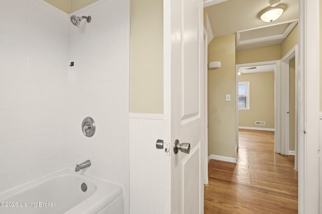 9402 Doewood Ln, Louisville, KY 40291