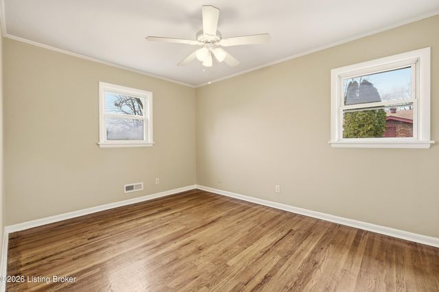 9402 Doewood Ln, Louisville, KY 40291