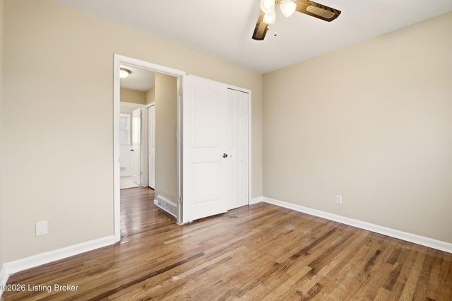 9402 Doewood Ln, Louisville, KY 40291