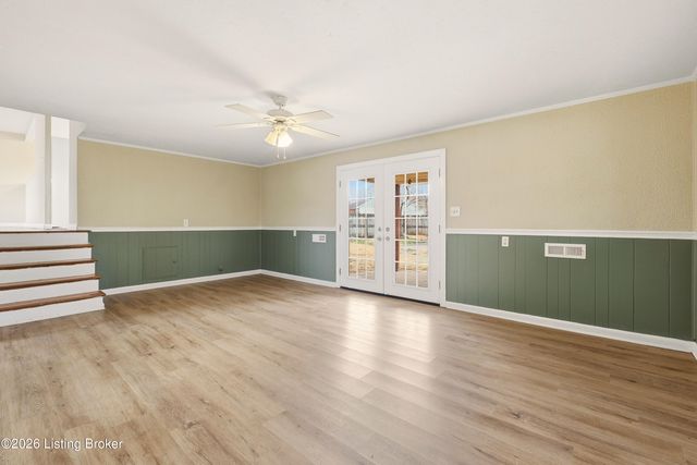 9402 Doewood Ln, Louisville, KY 40291