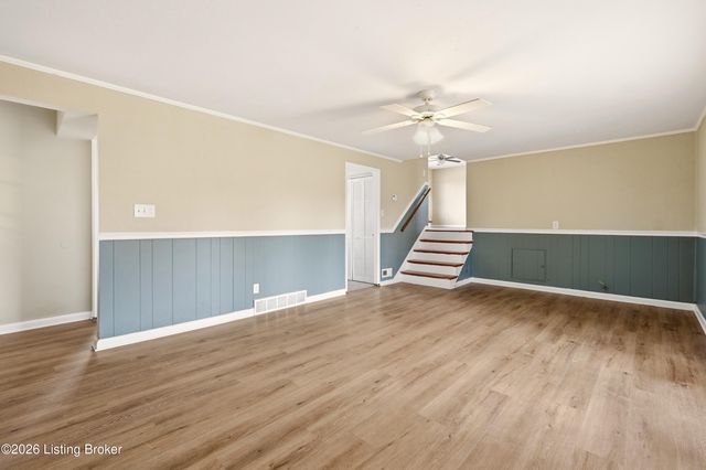 9402 Doewood Ln, Louisville, KY 40291