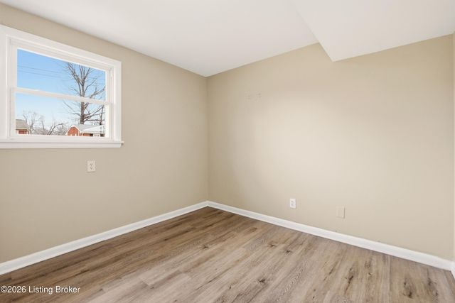 9402 Doewood Ln, Louisville, KY 40291