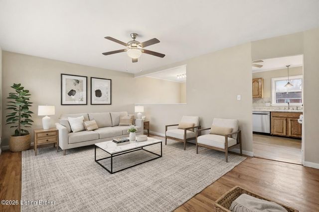 9402 Doewood Ln, Louisville, KY 40291