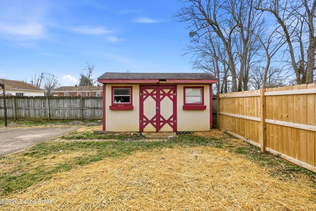 9402 Doewood Ln, Louisville, KY 40291